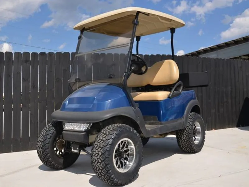 Hoe de batterijlader van een golfkar testen?